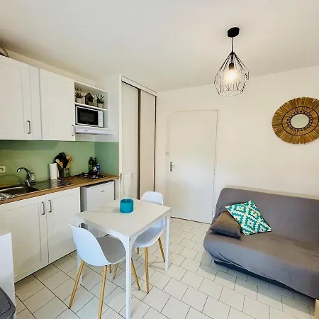 Cap d Agde T2 a 3 min de la plage a pied avec parking prive loggia pour 2 a 4 personnes Agde