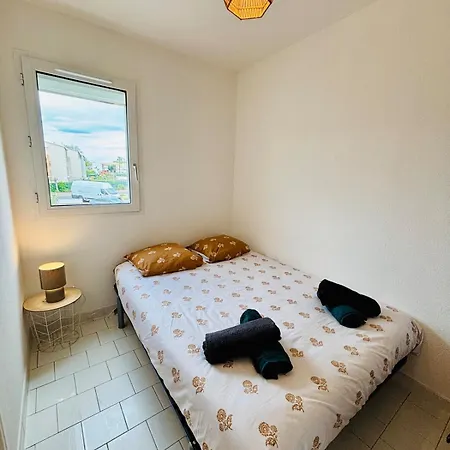 Cap d Agde T2 a 3 min de la plage a pied avec parking prive loggia pour 2 a 4 personnes Agde