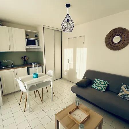 דירה Plage Richelieu 1Ch, Wifi, Parking, Loggia אגדה