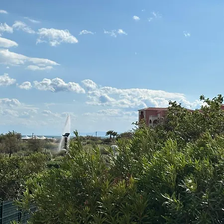 Cap d Agde T2 a 3 min de la plage a pied avec parking prive loggia pour 2 a 4 personnes *