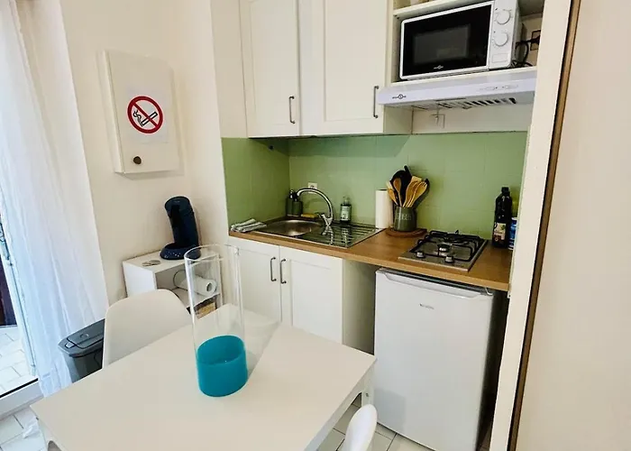 Cap d Agde T2 a 3 min de la plage a pied avec parking prive loggia pour 2 a 4 personnes * Agde