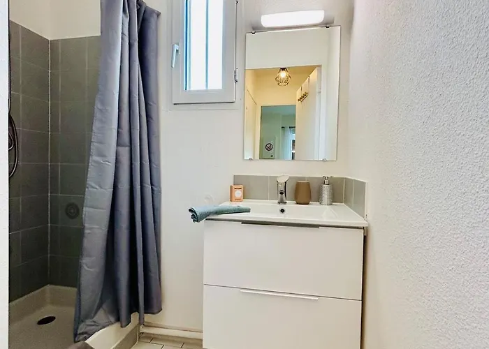 Appartement Cap d Agde T2 a 3 min de la plage a pied avec parking prive loggia pour 2 a 4 personnes Agde