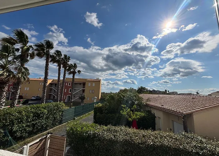 Appartement Cap d Agde T2 a 3 min de la plage a pied avec parking prive loggia pour 2 a 4 personnes